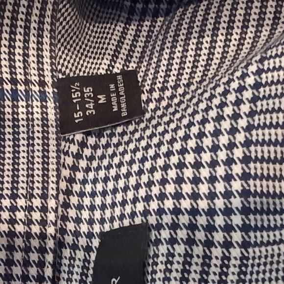 Tommy Hilfiger button up - Picture 9 of 10